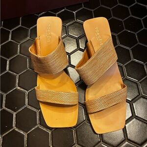 TORCEIS Women's Elegant Tan Sandals